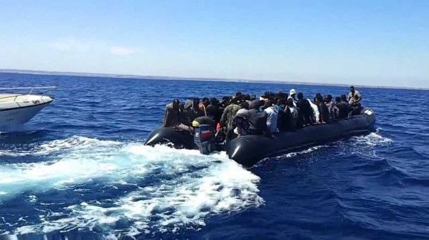 توقيف 84 مهاجرا سريا في نواذيبو كانوا متجهين إلى جزر الكناري